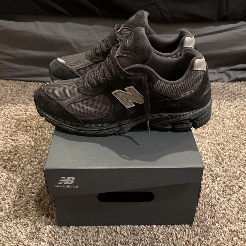 New Balance Men's Dark Gray Sneakers (Brand New)